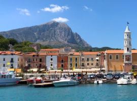 By the sea in Scario, hotel a Scario