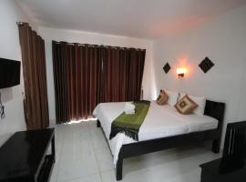 Green Life Cottage, hotel na may parking sa Siem Reap