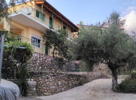 Klidonas Apartments, cheap hotel in Akrogiali