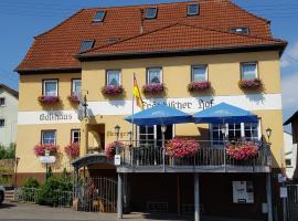 Fraenkischer Hof, viešbutis su vietomis automobiliams mieste Zeitlofs