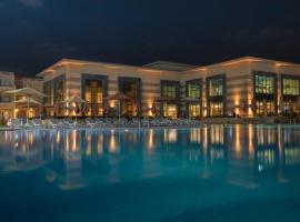Aura Resort Sidi Abd El Rahman El Alamein, hotel a Sīdī ‘Abd ar Raḩmān