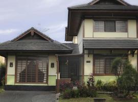 Villa Kota Bunga Ade Type Jepang - 0620、Cibadakのホテル