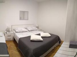 Rooms Ive, hotel near Krka Waterfalls, Lozovac