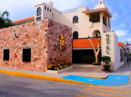 Hotel Nautilus, hotel near ADO International Bus Station, Playa del Carmen