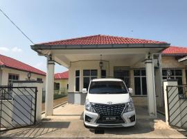 PATIN GUEST HOUSE @DESA TELOK IRA, TEMERLOH PAHANG، فندق مع موقف سيارات في Kampong Paya Kerinau
