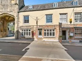 The Ancient Gatehouse & Rugantino Restaurant