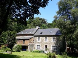 Le vieux moulin, hotel with parking in Goudelin