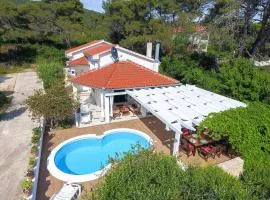 Holiday Home in Molat with Pool
