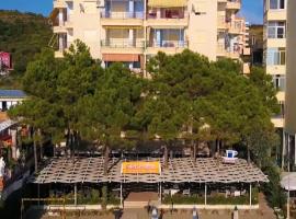 Espana aparthotel, hotel v destinaci Durrës