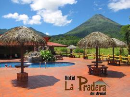 Hotel La Pradera del Arenal, hotelli kohteessa Fortuna