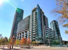 Lakefront living Downtown Toronto - Free Parking and Gym