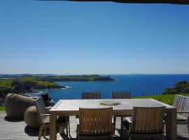 Cliff House, hotel na may parking sa Whangarei Heads