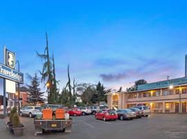 Travelodge by Wyndham Everett City Center, hotel perto de Snohomish County Airport - PAE, Everett