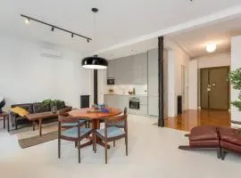Luxury Silver Apartment just steps from Gran Vía by Batuecas