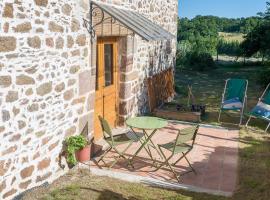 Les Granges De Cassard, Bed & Breakfast in Anglars