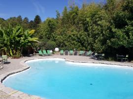 Au Faisan Doré, hotel v destinaci Neuville-sur-Ain
