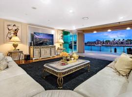 5 Million Dollar Surfers Paradise Dream Mansion, holiday home in Gold Coast