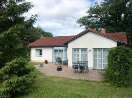 Ostsee Apartments Salzhaff, hotel with parking in Zweedorf