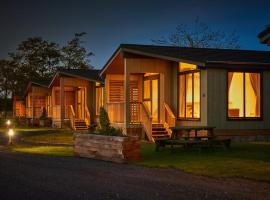 Silverwood Luxury Lodges & Bistro Barn, hotel with parking in Perth