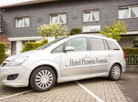 Hotel Pizzeria VENEZIA, hotel cerca de Aeropuerto de Frankfurt - Hahn - HHN, 