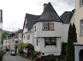 Altes Spitzhaus an der Goldroul, viešbutis mieste Senheimas