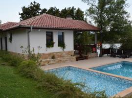 Two Villas Kirkovo, villa en Kirkovo
