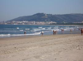 Apartamento da Praia da Amorosa, hotel in Amorosa