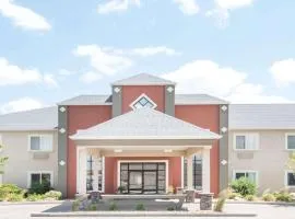 Howard Johnson by Wyndham Oacoma Hotel & Suites