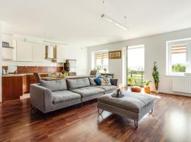 #inVilnius - Spacious & Bright 1BDR Apartment Shopping District, hotel en Vilna