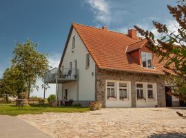 FEWO Reitanlage bei Altefähr, hotel in Rambin