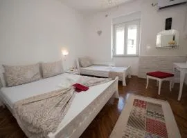 Apartments Smoky M