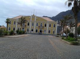 Casa Amarela, hotel in Ponta do Sol