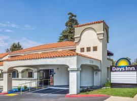 Days Inn by Wyndham Banning Casino/Outlet Mall, hotel with parking in Banning