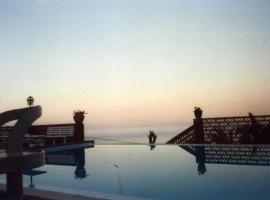 Luxury Suite terrazze e vista mare, B&B in Taormina