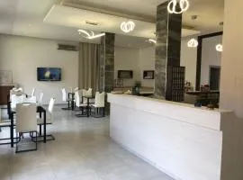 弗雷瑞斯酒店