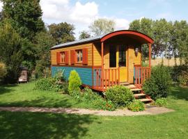 Roulotte Gabi, guest house in Rouville