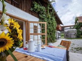 Landhaus Holzen, hotel in Pfarrkirchen