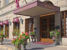 Bell Tower Hotel, hotel em Ann Arbor