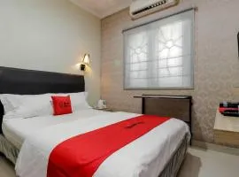 RedDoorz Plus near Lippo Cikarang Mall