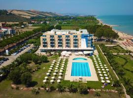 Roses Hotel, Hotel am Strand in Roseto degli Abruzzi
