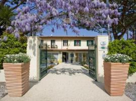 Hotel La Pace, hotel in Forte dei Marmi