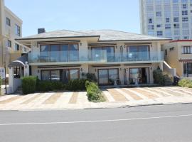 Mt Bijoux Preferred Accommodation: Bloubergstrand'da bir otel