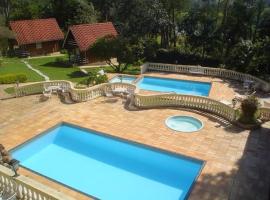 Pousada Casa Amarela: Piracaia'da bir otel