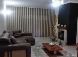 Apartamento Rua da Amizade, hotel v destinaci Felgueiras