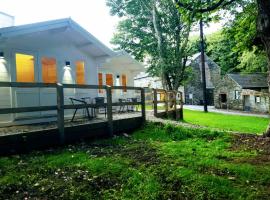 Dunmore Gardens Log Cabins, luksustelt i Carrigans