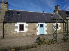 6 Seatown, Lossiemouth, pet-friendly hotel in Lossiemouth