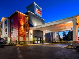 Best Western Plus Portland Airport Hotel & Suites, hotel sa parkingom u gradu Parkrose
