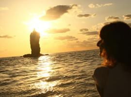 Okinoshima Resort Island Park Hotel, hotel com estacionamento em Tsudo