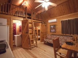 Katie's Cozy Cabins, hotell i Tombstone