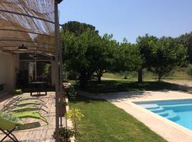 Le Mazet Des Joncs en Provence, hotell i Saint-Pierre-de-Vassols